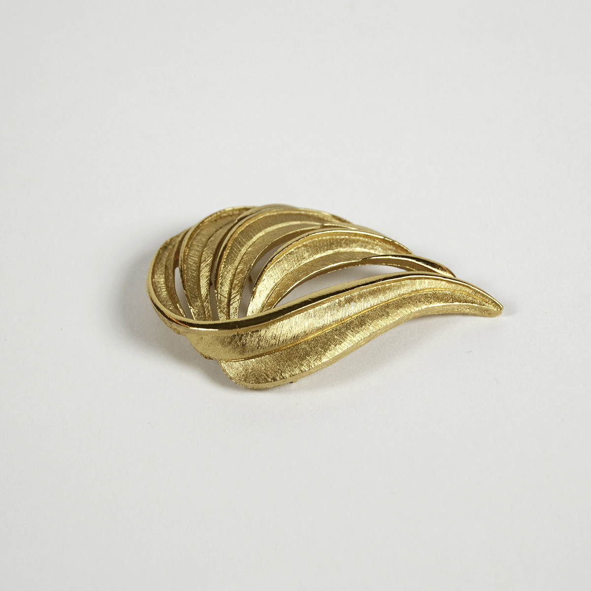 Broche Trifari Corona