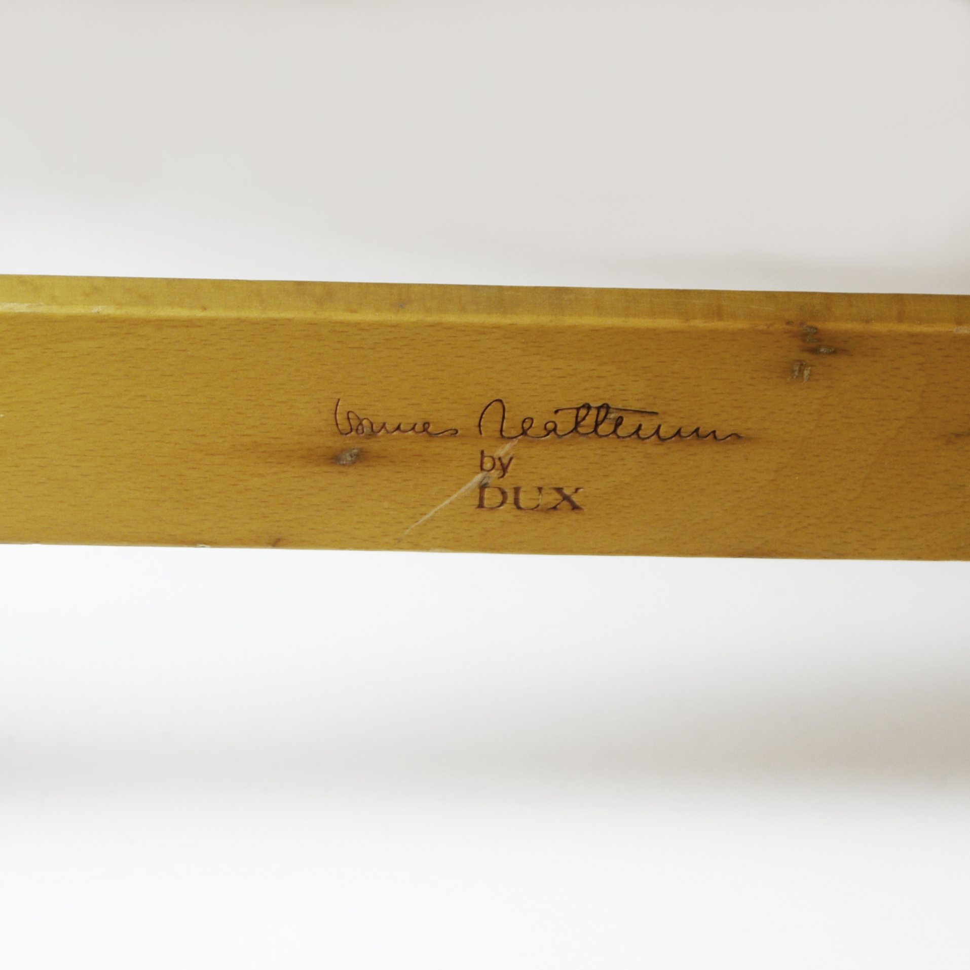 Sillón con reposapìés de Bruno Mathsson. Detalle