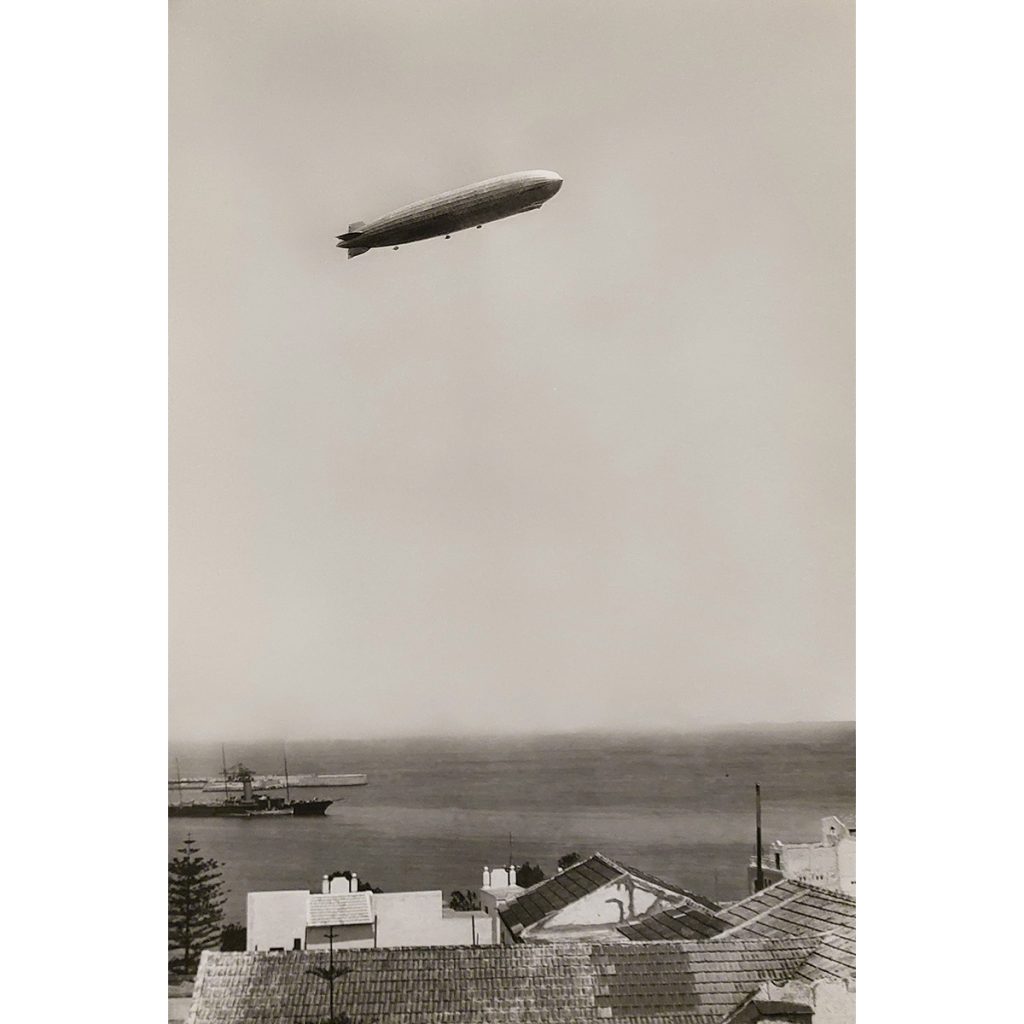 Bartolomé Ros. Dirigible sobre la ciudad de Ceuta, 1929.