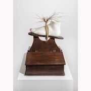 Carmen Calvo. El pedestal es. Obra de 2017. Fotografía de Juan G. Rosell.