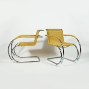 Sillones MR20 diseño de 1927, de Mies van der Rohe. Detalle brazo y asiento.