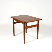 Mesa auxiliar diseño sueco años 60. Masera de teca.