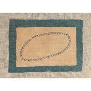 Amparo de la Sota. Bordado sobre tela antigua, 2025. Lino y algodón.