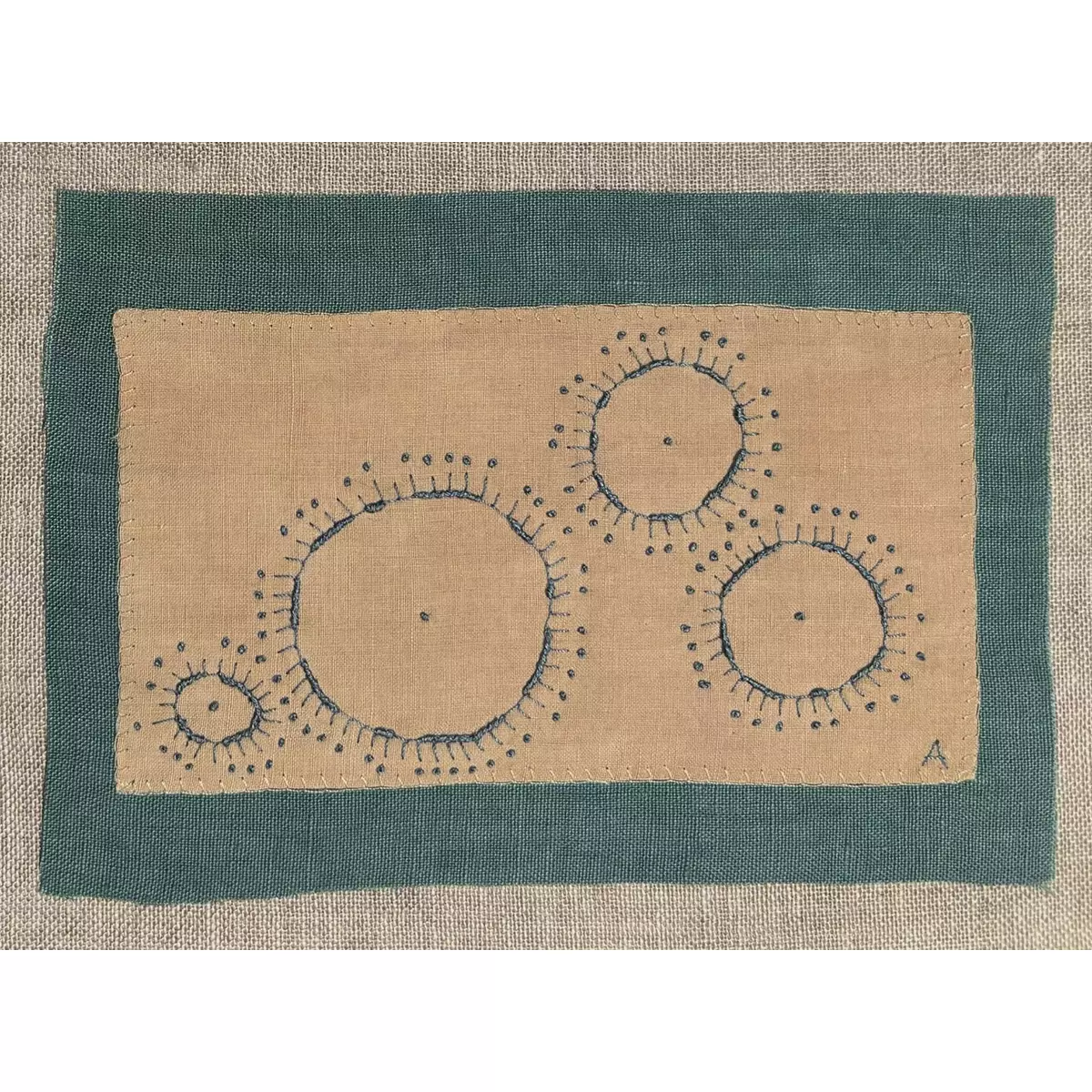 Amparo de la Sota.Bordado sobre tela antigua. Lino y algodón. 2025