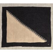 Amparo de la Sota. Bordado sobre tela antigua. Lino y algodón. 2025