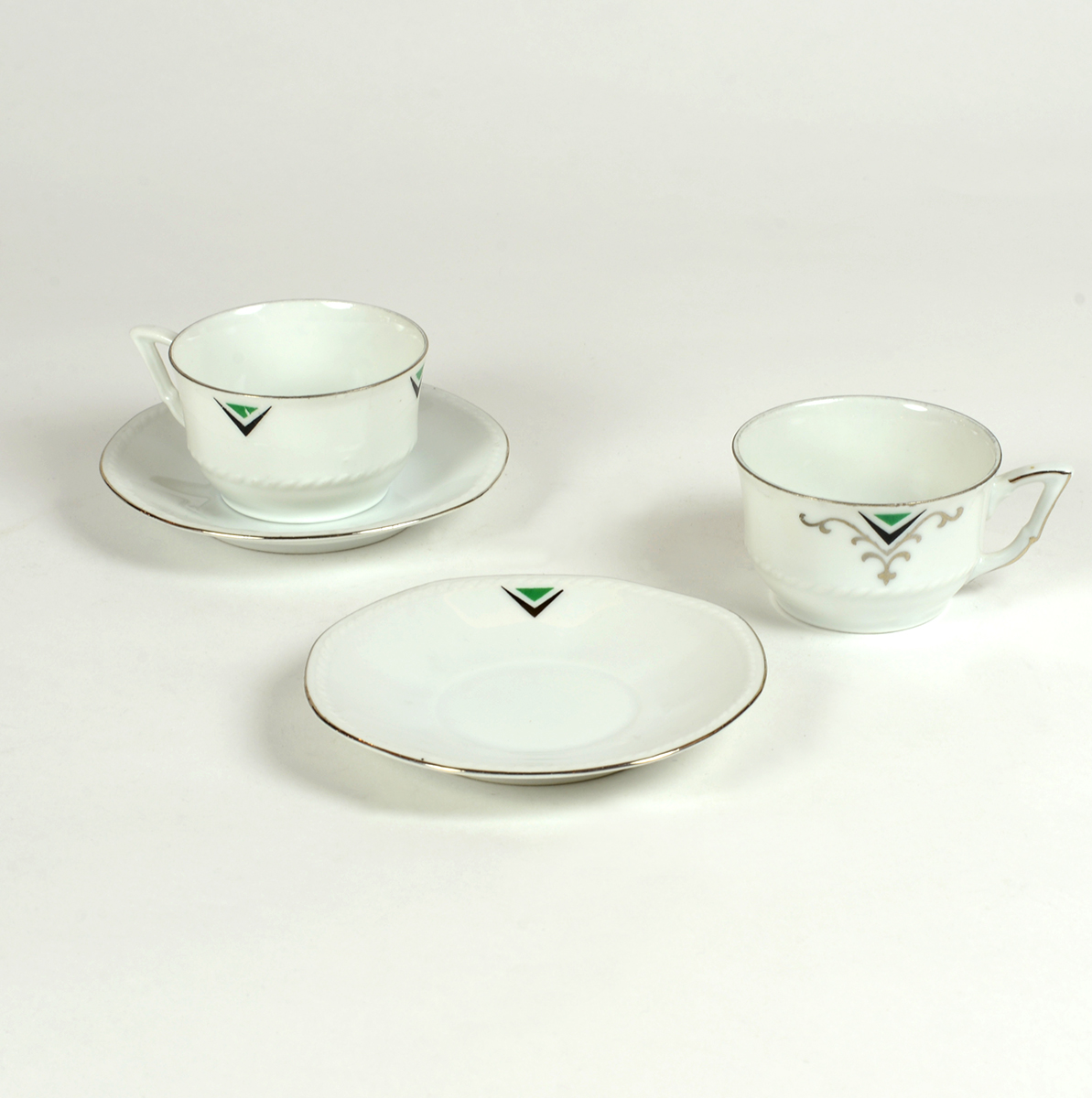 Juego de dos tazas y dos platos, diseño Art decó