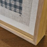 Amparo de la Sota. Bordado a mano #155. Obra enmarcada en roble.