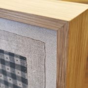 Amparo de la Sota. Bordado a mano #155. Obra enmarcada en roble.