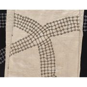 Amparo de la Sota. Cruz, 2025. Detalle