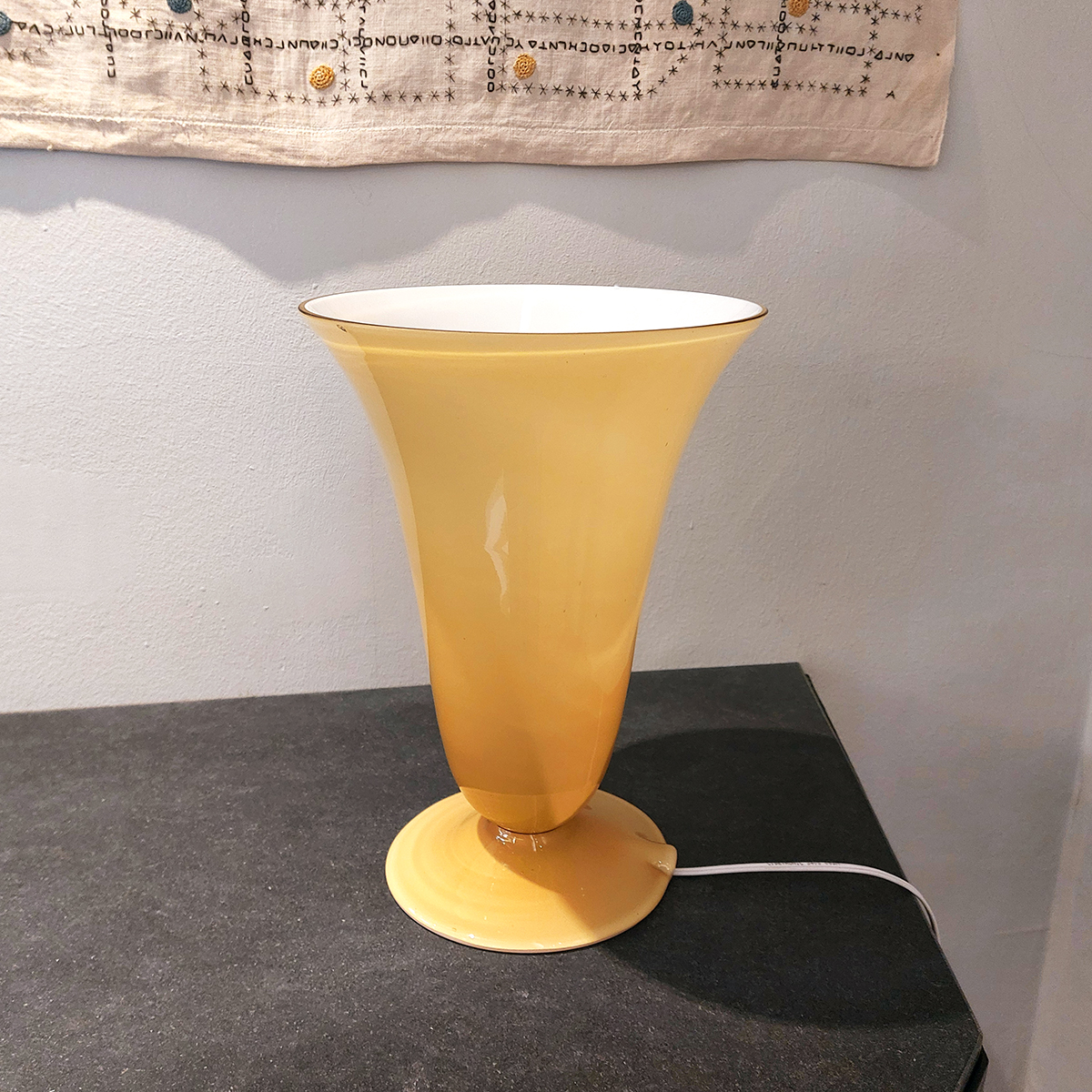 Lámpara de mes de cristal doblado de Murano