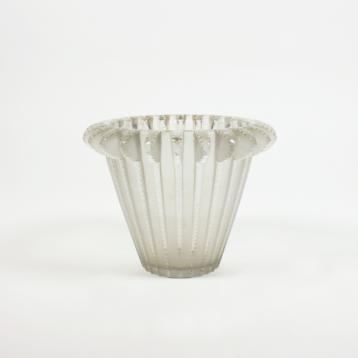 Jarrón de René Lalique modelo Royat