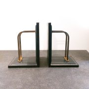 Sujetalibros de Adnet. Cuero y metal dorado.