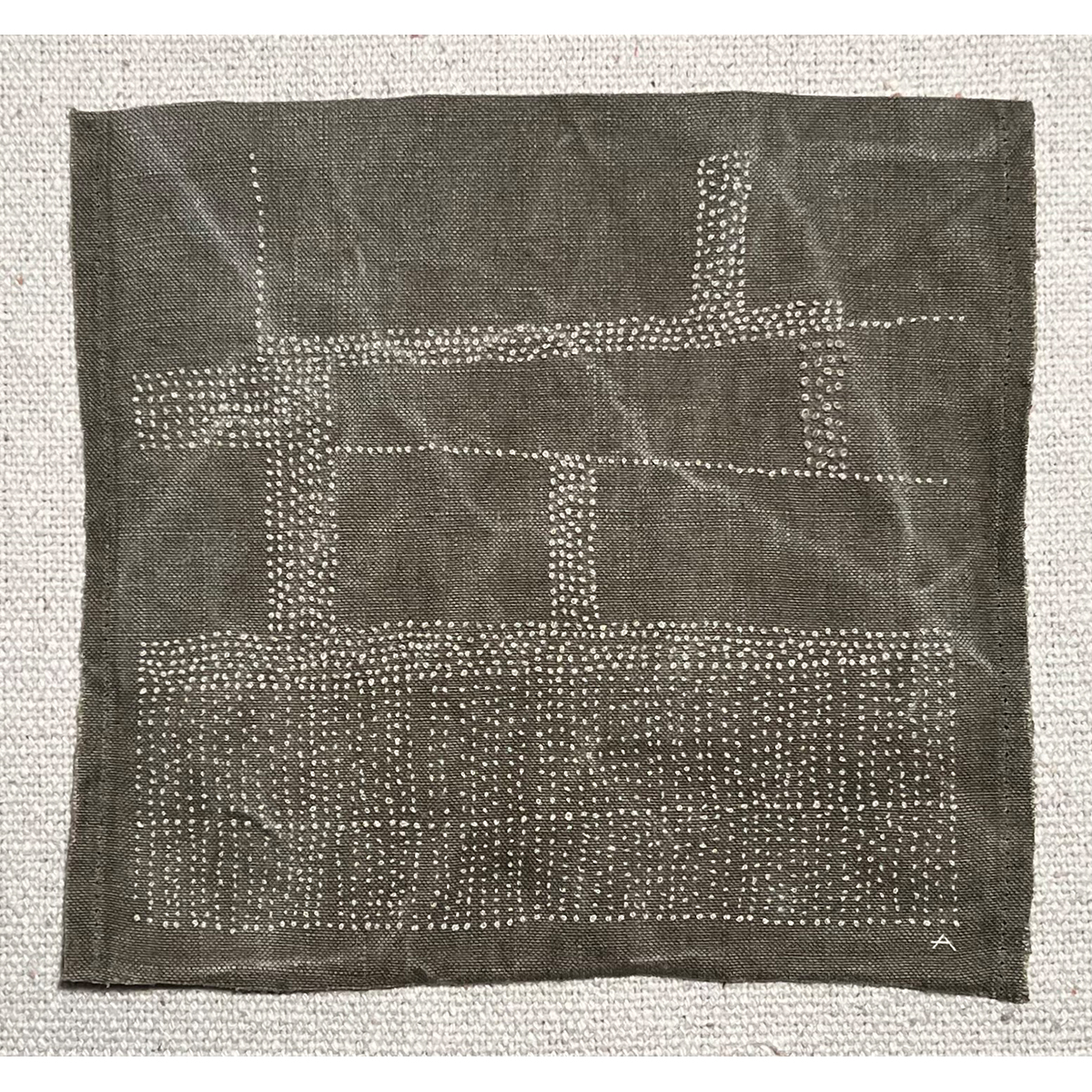 Amparo de la Sota. Bordado sobre tela antigua.