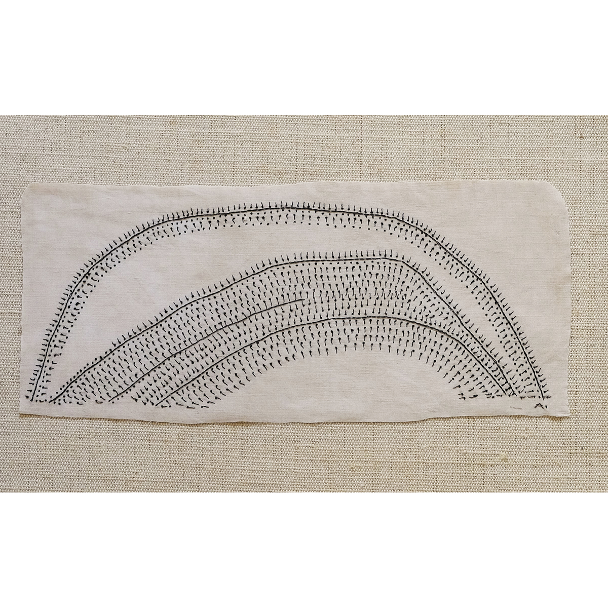 Amparo de la Sota. Bordado sobre sábana antigua, 2023.