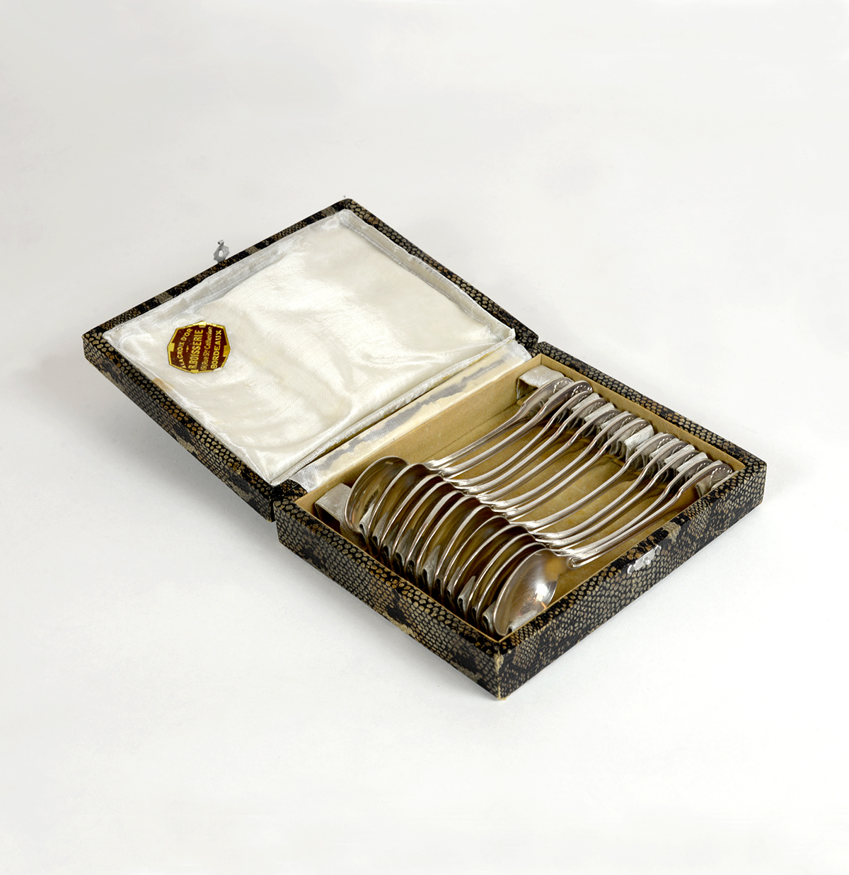 Estuche de piel con doce cucharillas