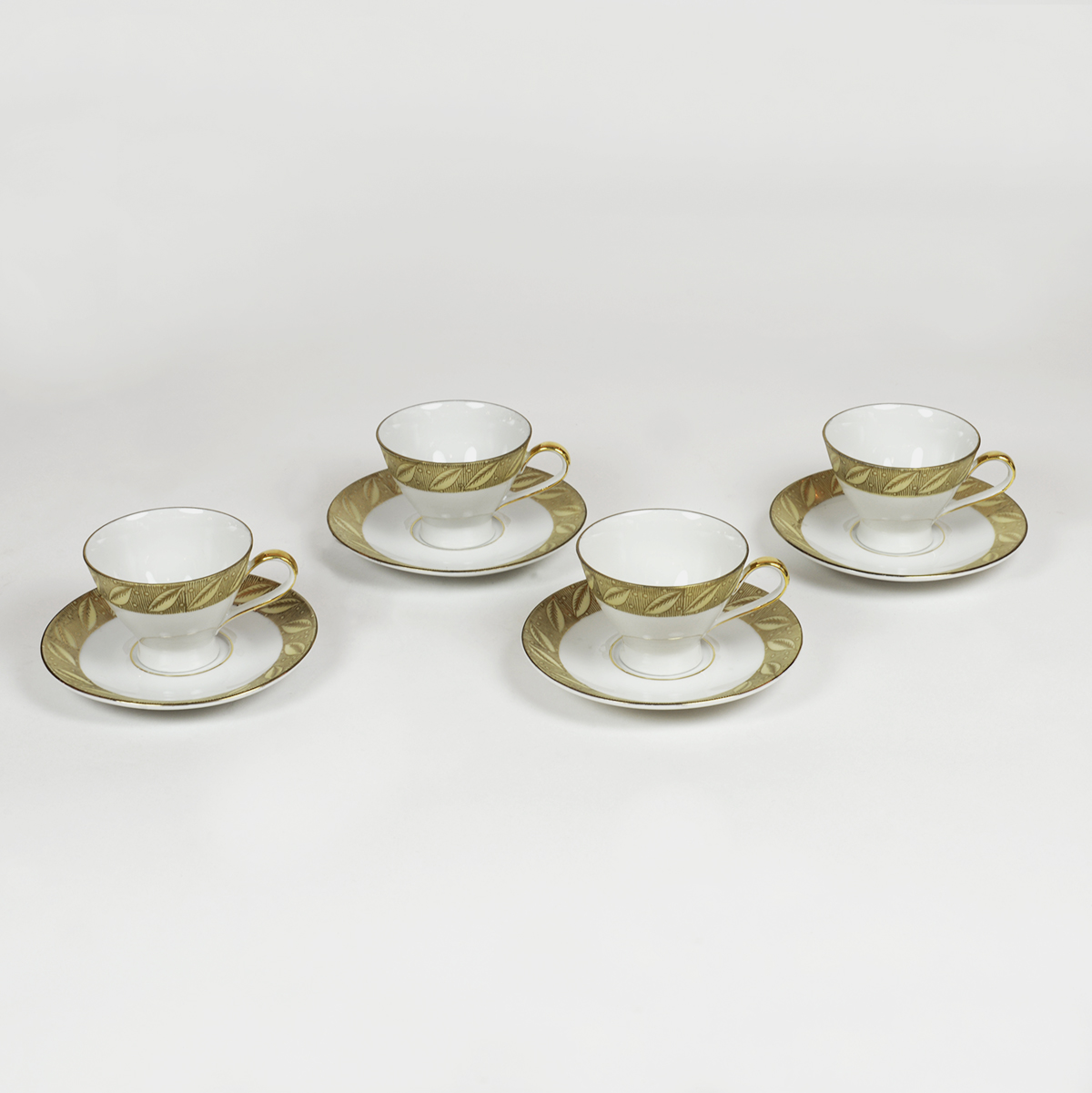 Juego de 4 tazas de porcelana. Alemania, 2ª mitad del siglo XX