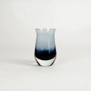 Pequeño centro de cristal soplado en molde en dos colores, años 6